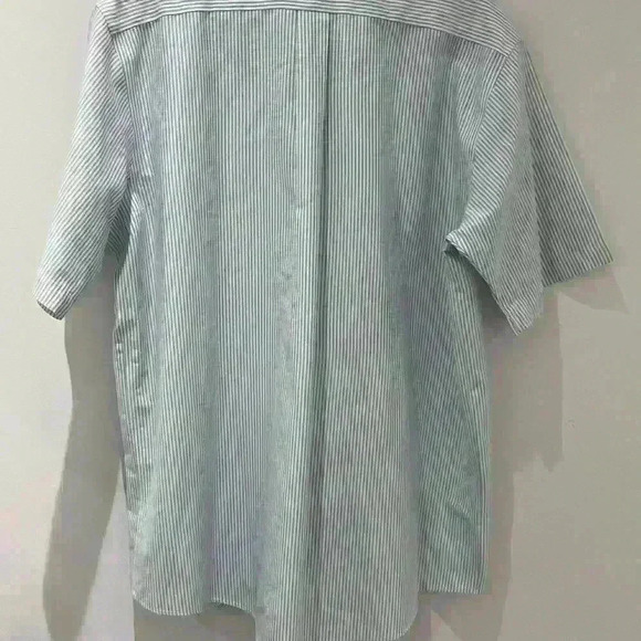 NWT L.L Bean men’s pinstripe shortsleeved  shirt wrinkle resistant size 17 reg - Picture 2 of 7